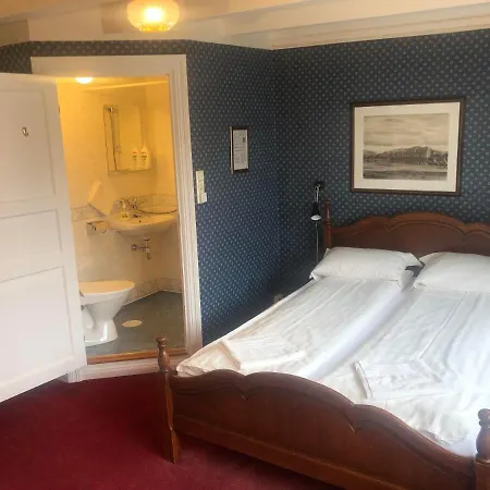 לינה וארוחת בוקר Norneshuset 3*